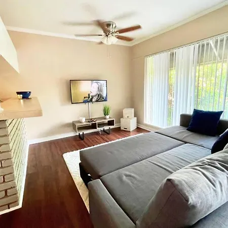 2/1 King/Queen. Mins From Dt, Medcenter, Fast Wifi